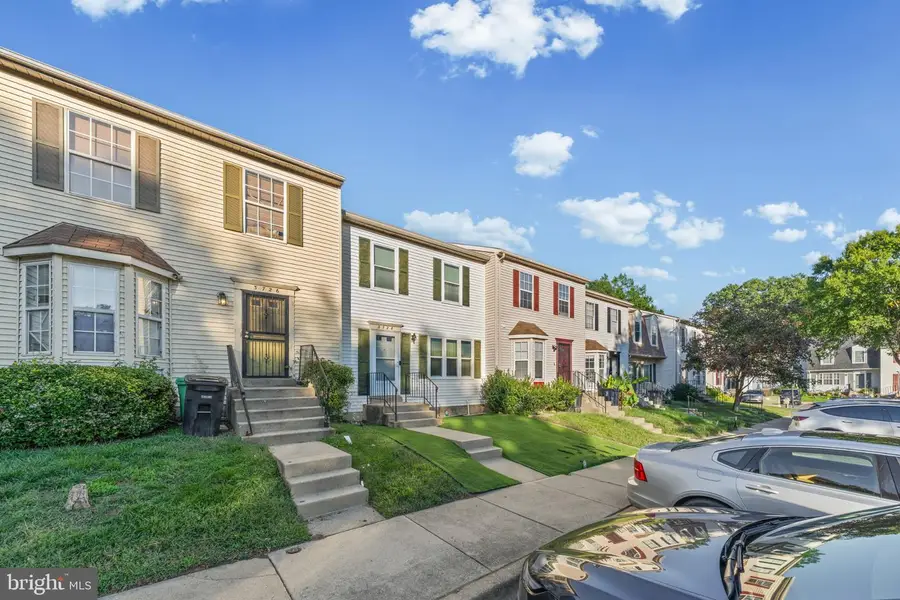 3728 Silver Park Ct, Suitland, MD 20746 - #2