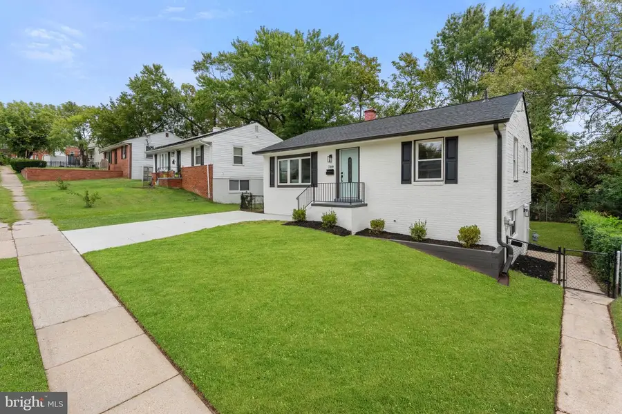 709 65th Ave, Capitol Heights, MD 20743 - #2