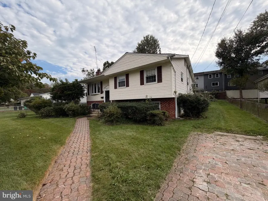 6911 Canyon Dr, Capitol Heights, MD 20743 - #3