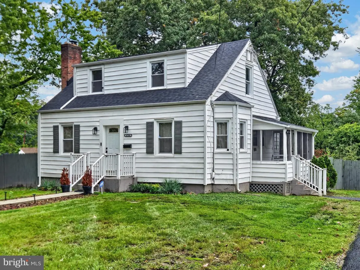 6704 Boxwood Dr, Suitland, MD 20746 - #1