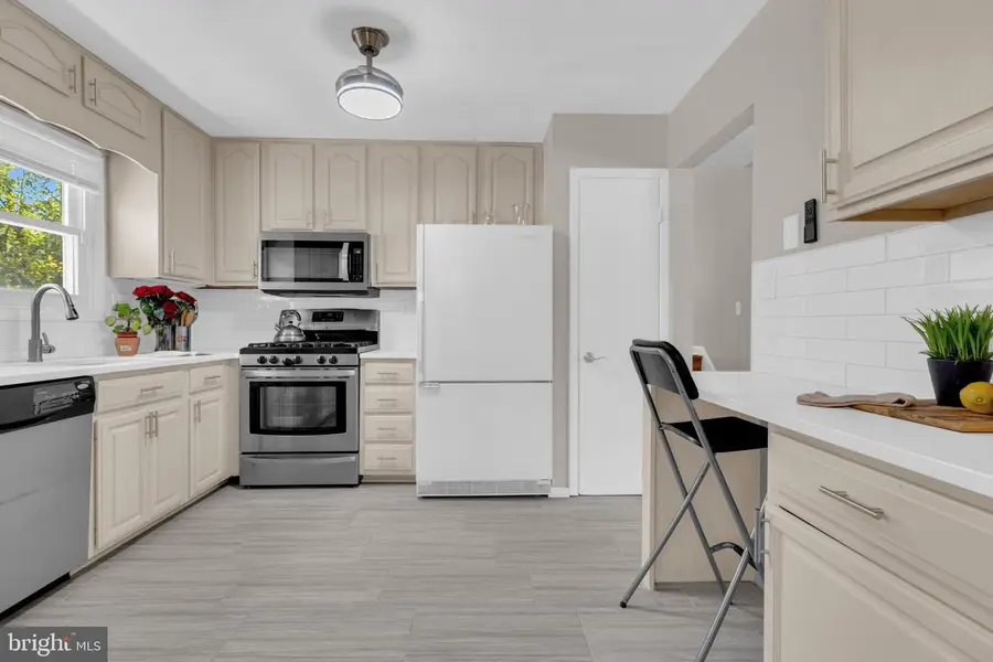 8200 Reppy Ln, Fort Washington, MD 20744 - #3