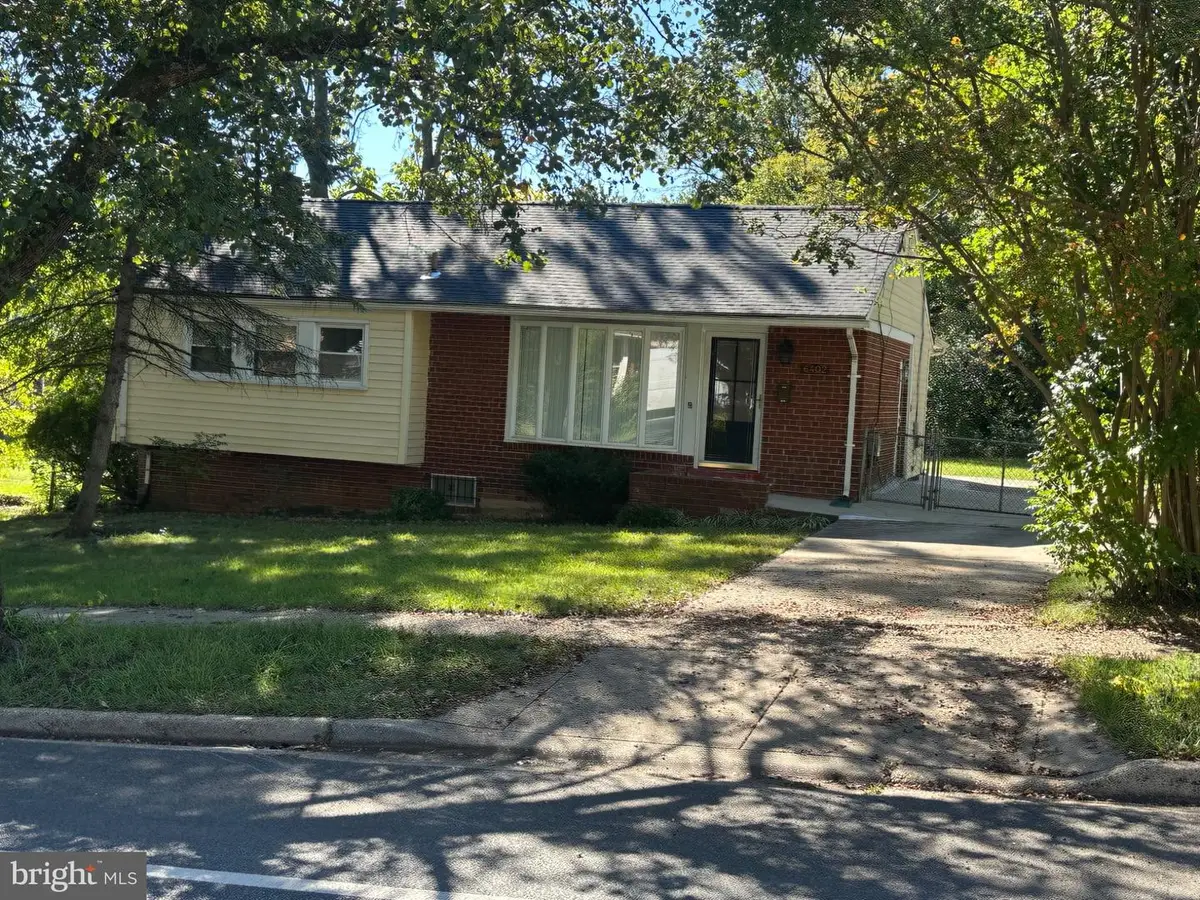 6402 Lamont Dr, Hyattsville, MD 20784 - #1