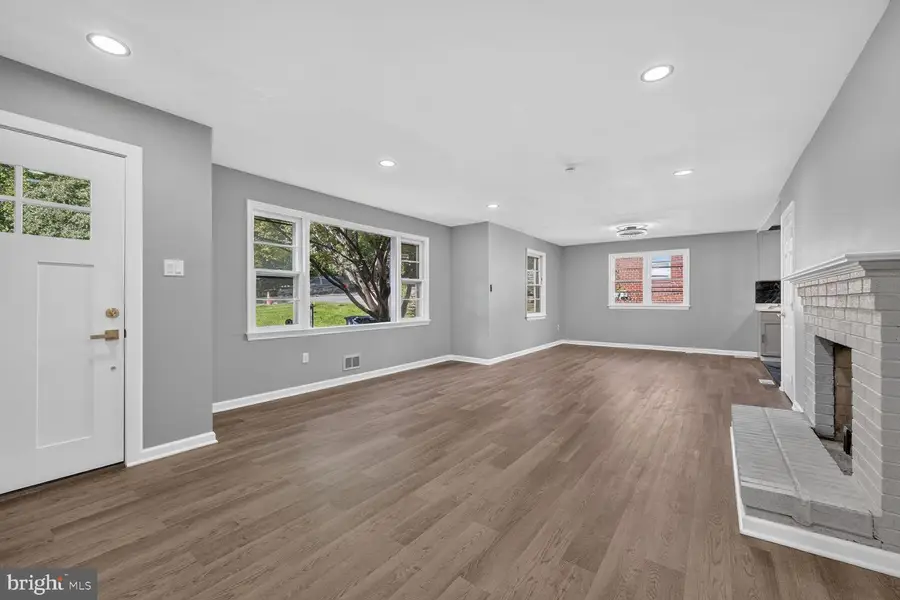 6802 Bock Rd, Fort Washington, MD 20744 - #2