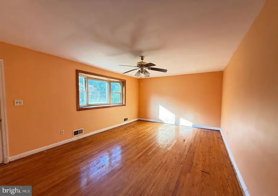 5000 Manor Ct, Oxon Hill, MD 20745 - #3