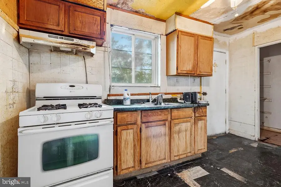 2304 Gaylord Dr, Suitland, MD 20746 - #2