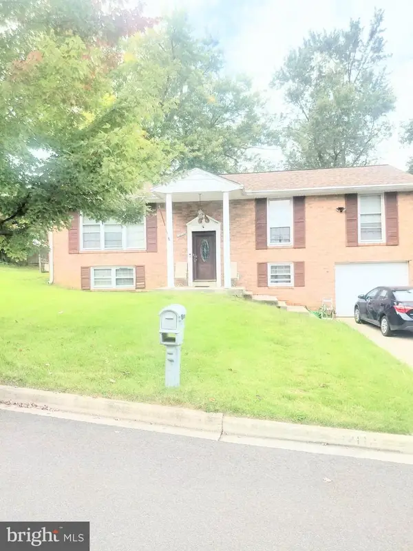 12118 Old Colony Dr, UPPER MARLBORO, MD 20772