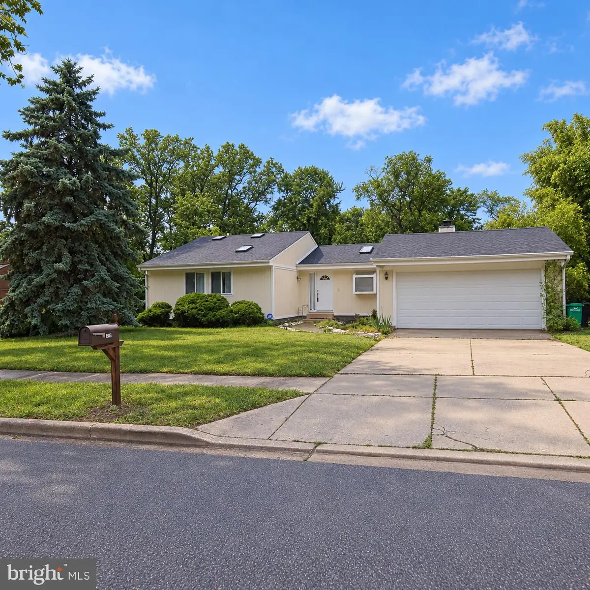 8215 Cagle Rd, Fort Washington, MD 20744 - #1