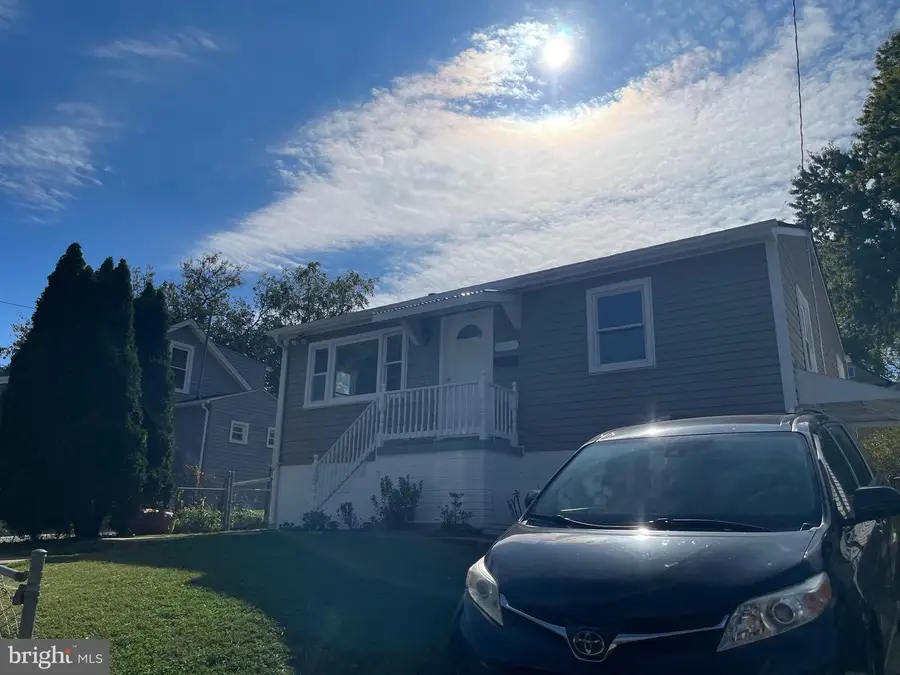 5709 Somerset Rd, Riverdale, MD 20737 - #3