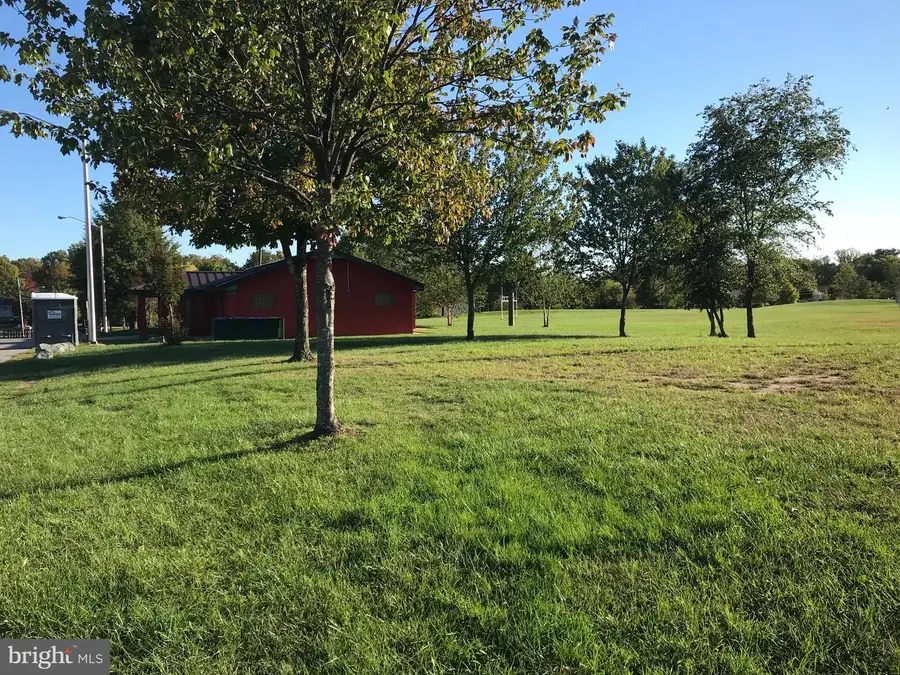 5623 Helmont Pl, Oxon Hill, MD 20745 - #2