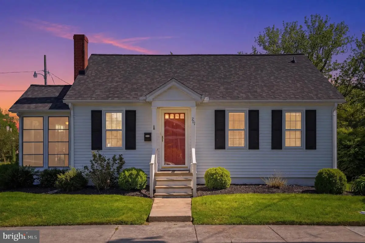 201 Belvedere Ave, Centreville, MD 21617 - #1