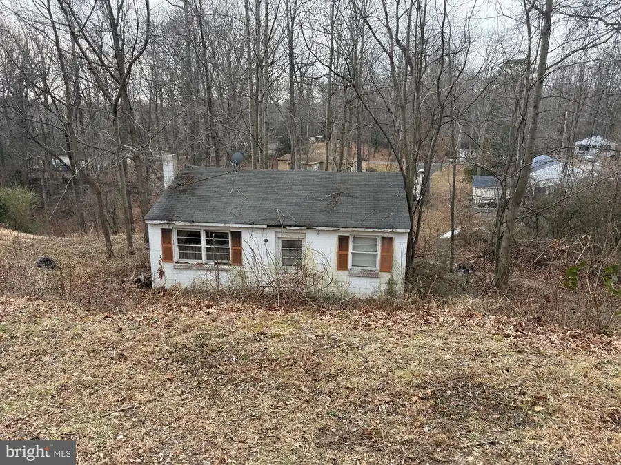 26861 Pine Dr, Mechanicsville, MD 20659 - Image #2