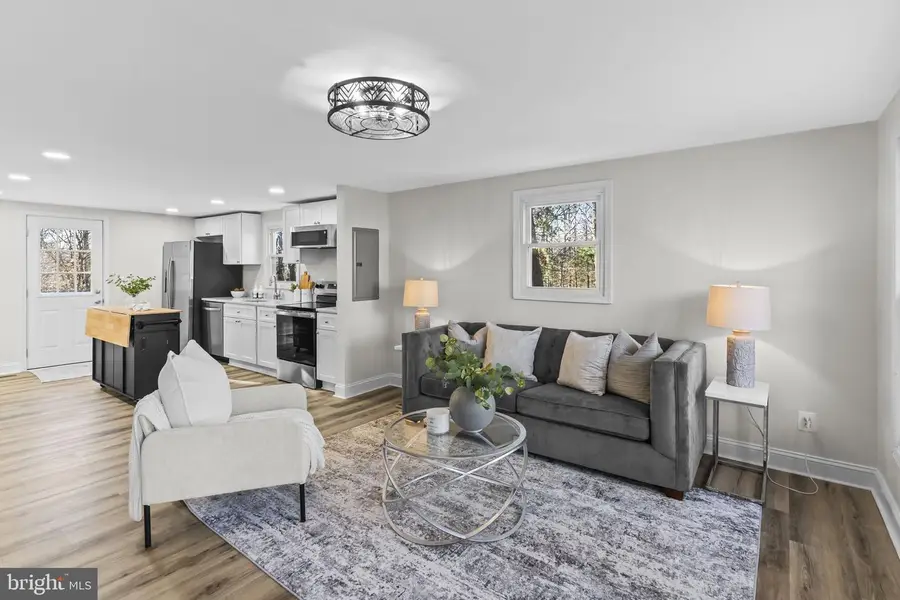 42101 Valley Dr, Mechanicsville, MD 20659 - Image #2