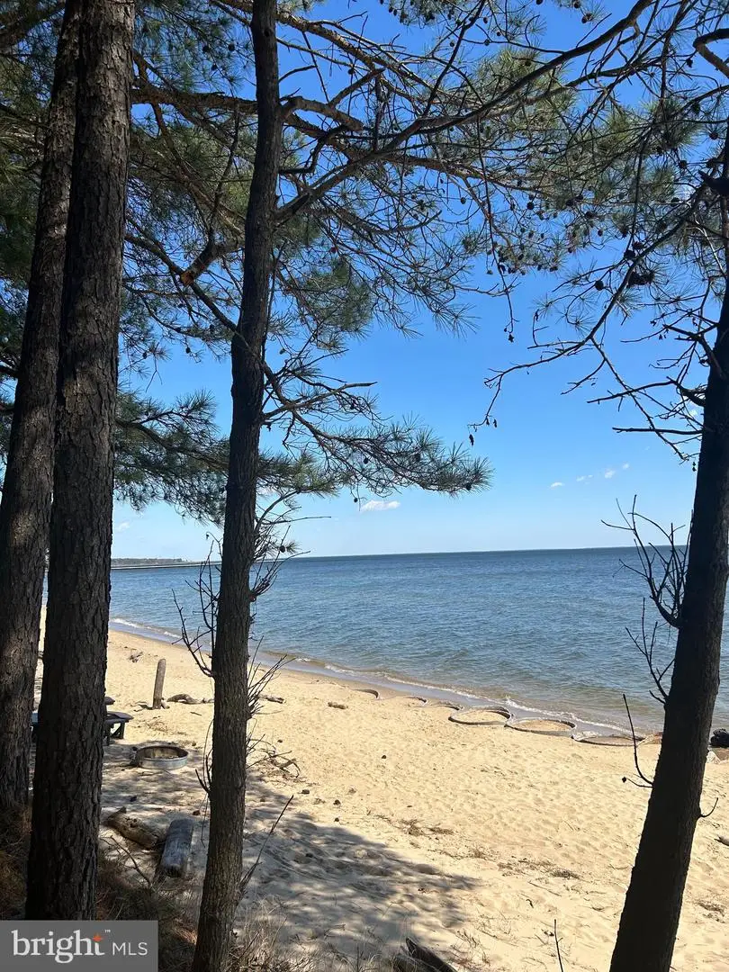 21533 Oxford Dr, Lexington Park, MD 20653 - Image #2