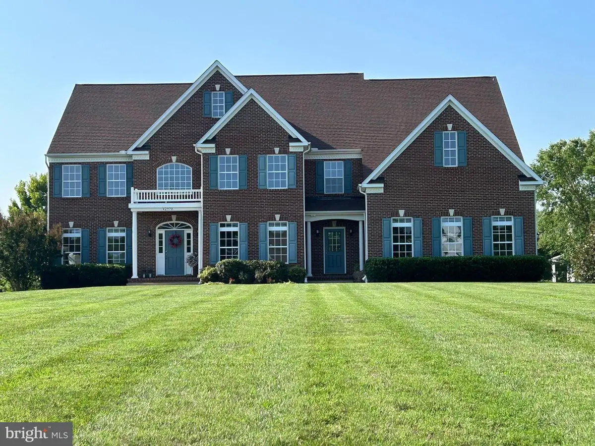 42970 Heritage Dr, Leonardtown, MD 20650 - #1