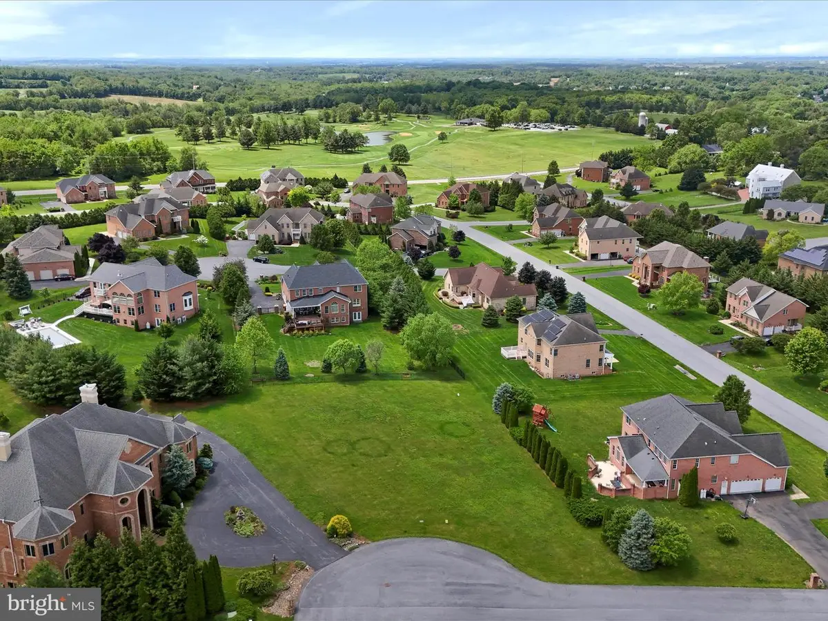 20505 Shaheen Ln, Hagerstown, MD 21742 - Image #1