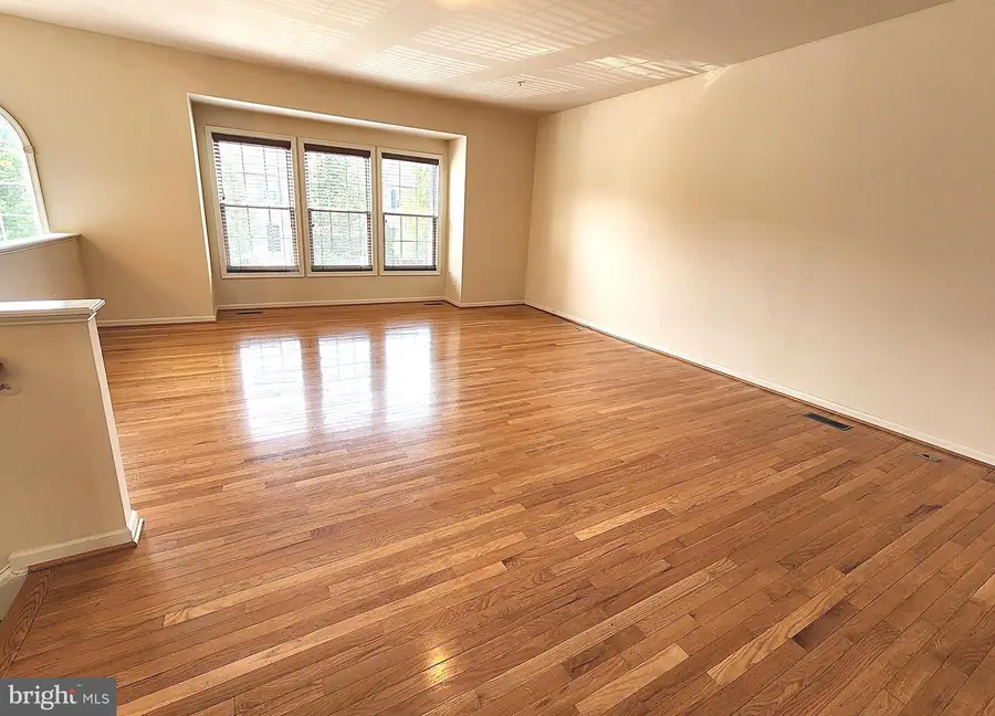 10361 Bridle Ct, Hagerstown, MD 21740 - Image #2