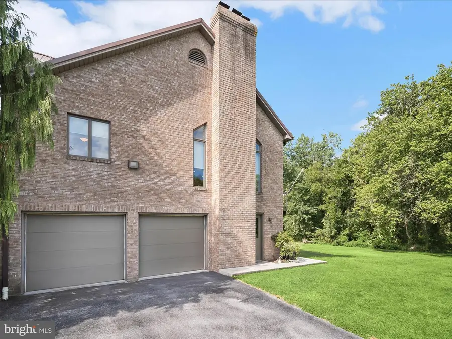 10642 Hershey Dr, Williamsport, MD 21795 - Image #2