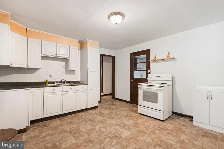 12528 Seavolt Rd, Hancock, MD 21750 - Image #2