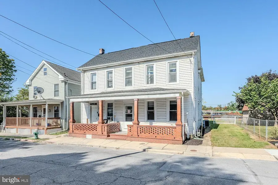 1037 & 1037 1/2 Spruce St, Hagerstown, MD 21740 - Image #2
