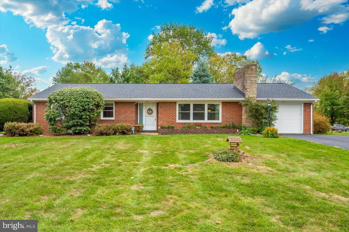 206 Division Ave, Hagerstown, MD 21740 - Image #1