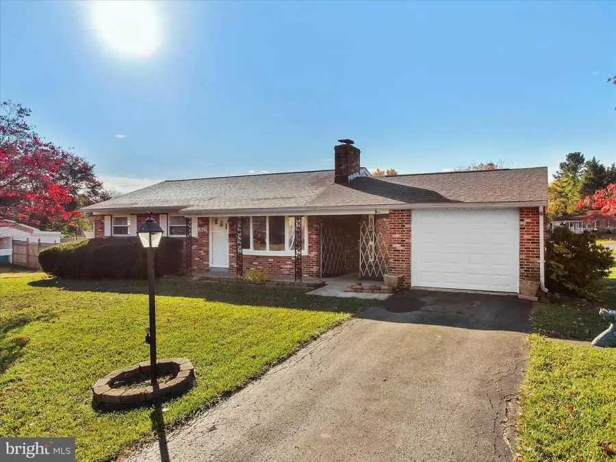 17623 Meadowood Dr, Hagerstown, MD 21740 - Image #2