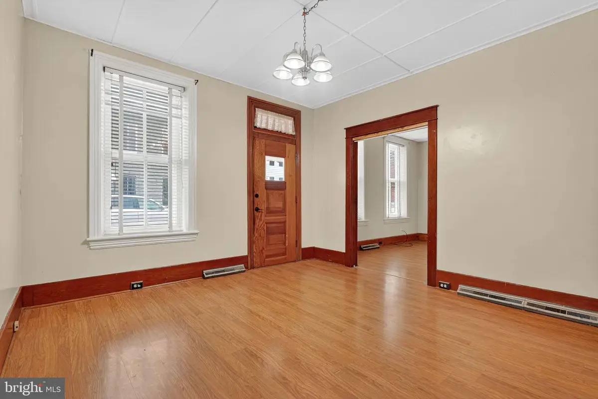 527 W Church St, Hagerstown, MD 21740 - Image #1