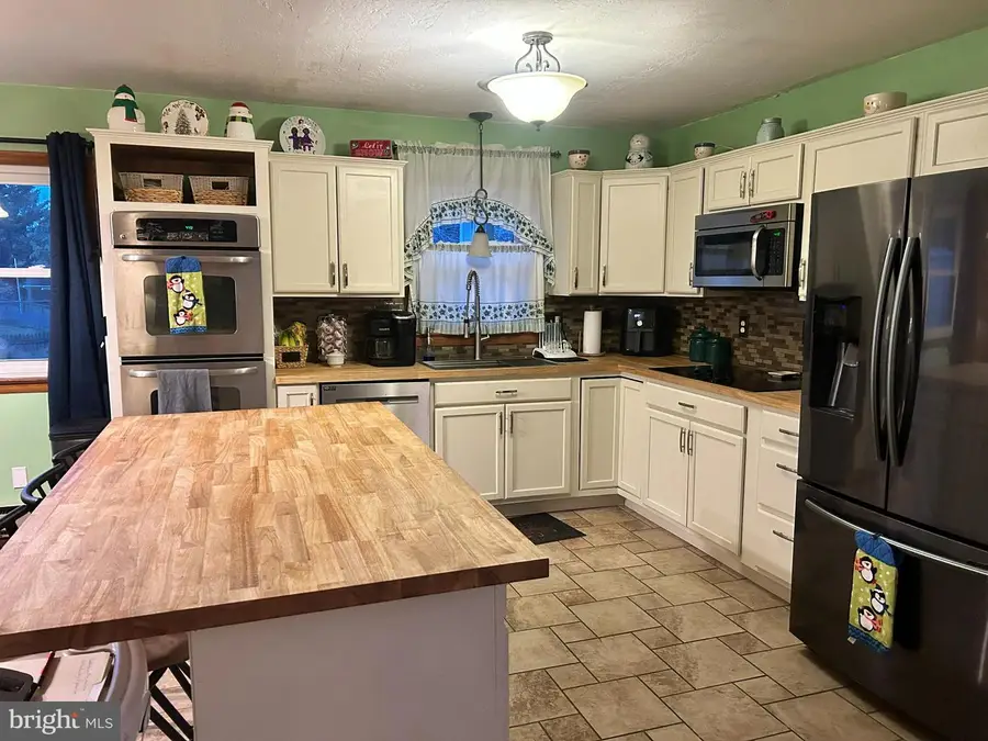 20800 Emerald Dr, Hagerstown, MD 21742 - Image #2