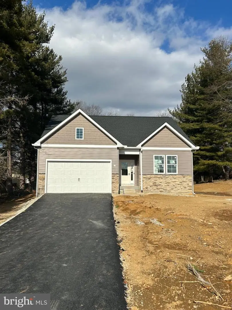 10918 Clinton Ave, Hagerstown, MD 21740 - #3