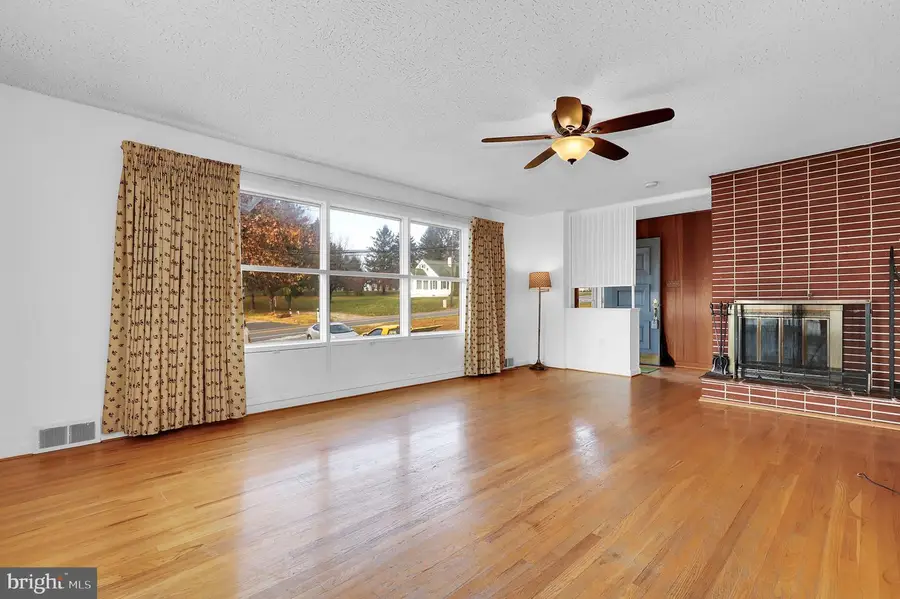 12829 Bradbury Ave, Smithsburg, MD 21783 - Image #3