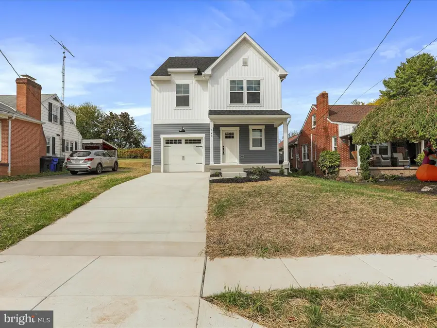 325 Devonshire Rd, Hagerstown, MD 21740 - Image #2