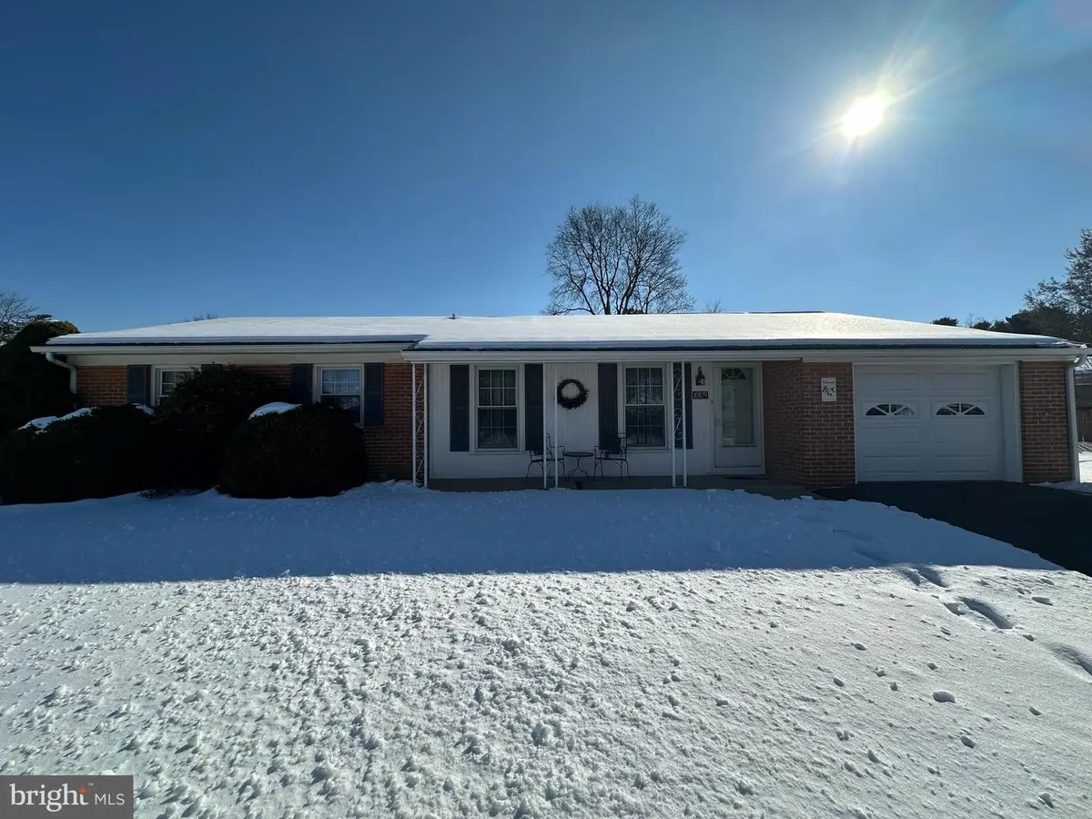 10829 Oak Valley Dr, Hagerstown, MD 21740 - #1