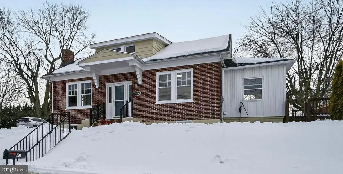 320 S Artizan St, Williamsport, MD 21795 - #1