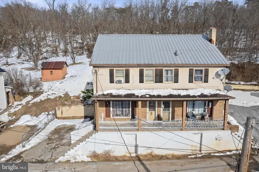 212 Terrace St, Hancock, MD 21750 - #2