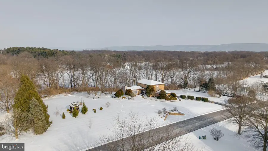 10215 Mar Rock Dr, Hagerstown, MD 21740 - #2