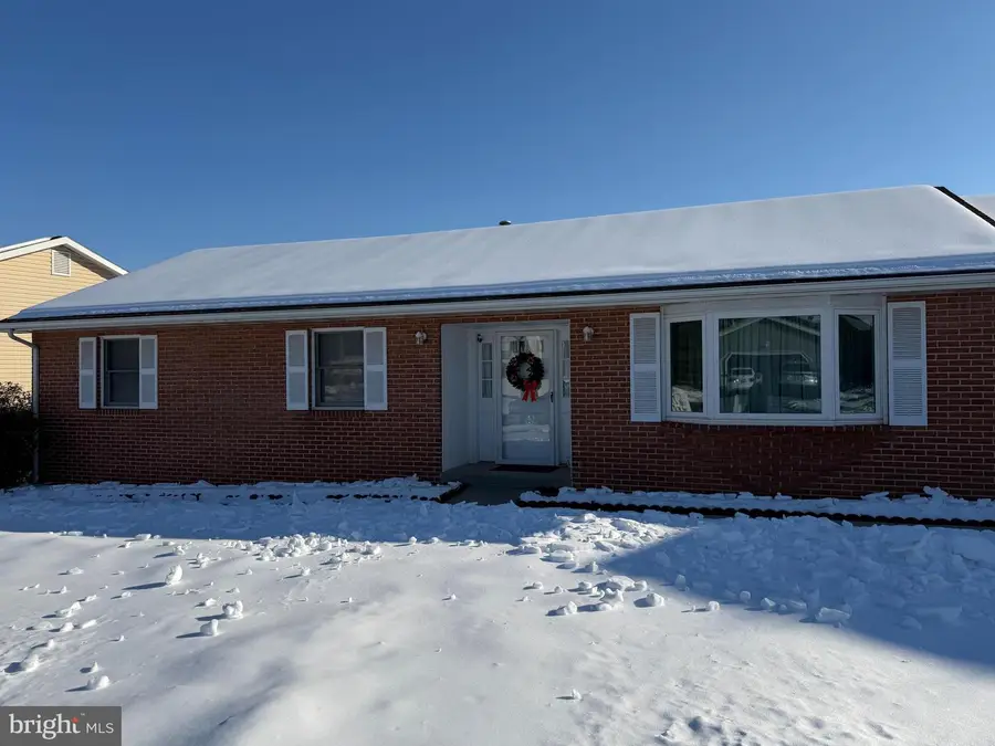 1109 W Irvin Ave, Hagerstown, MD 21742 - #3