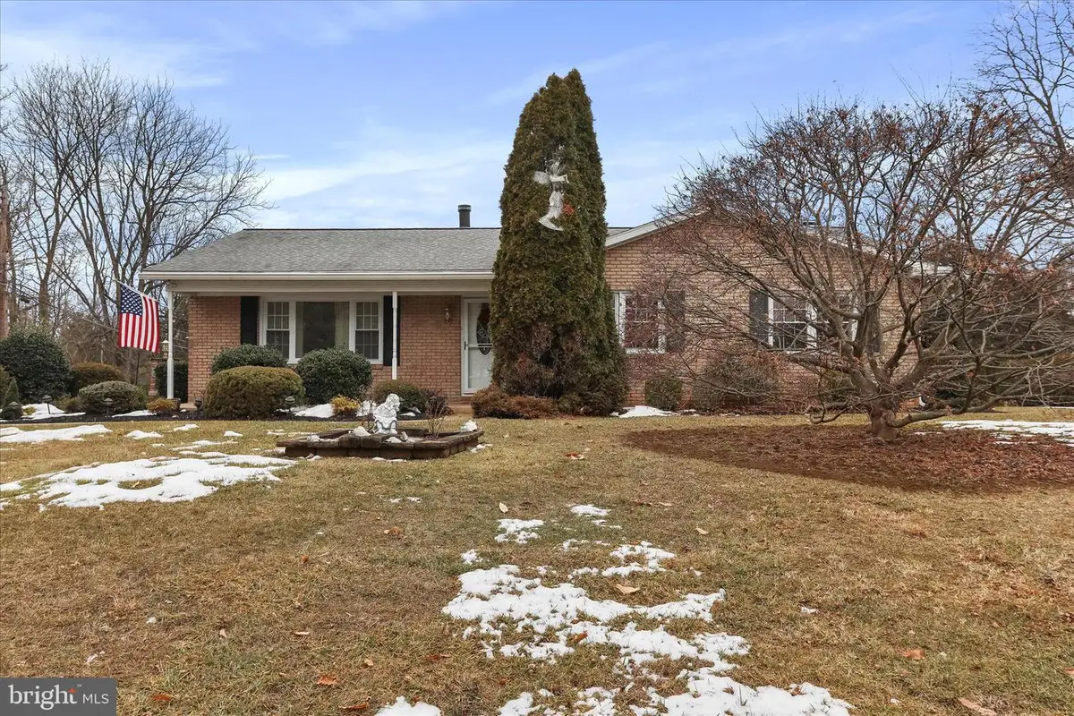 11800 Bradford Dr, Hagerstown, MD 21742 - #1