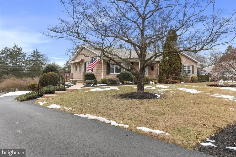 11800 Bradford Dr, Hagerstown, MD 21742 - #2