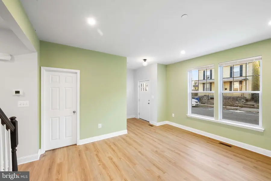 490 Mitchell Ave, Hagerstown, MD 21740 - #2