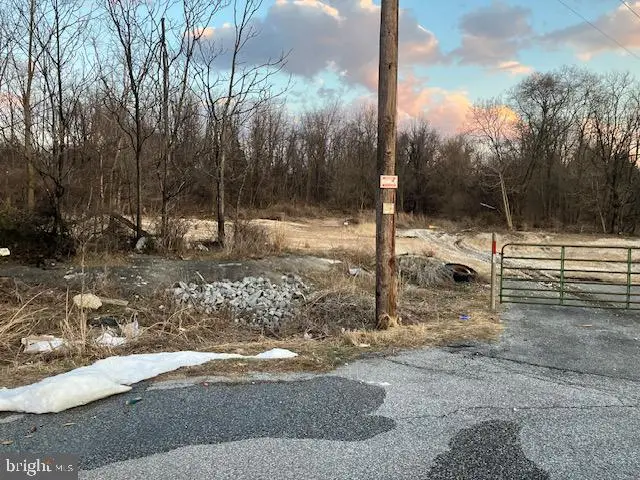 1462 Oakmont Dr, Hagerstown, MD 21740 - #2