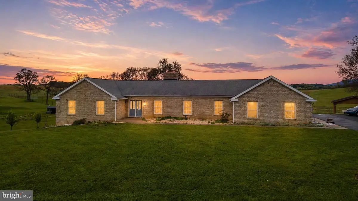 21712 Chewsville Rd, Smithsburg, MD 21783 - #1