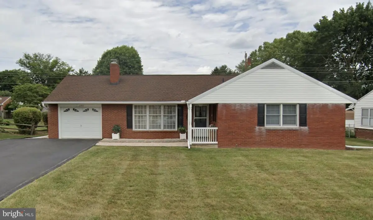 22054 Mohawk Dr, Smithsburg, MD 21783 - #1