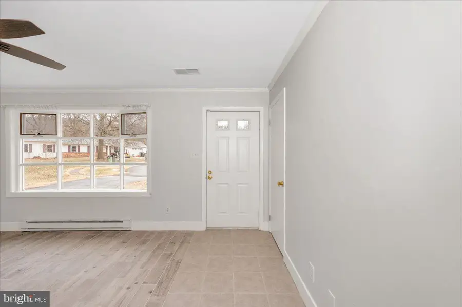 64 Stanley Hauver Dr, Smithsburg, MD 21783 - #3