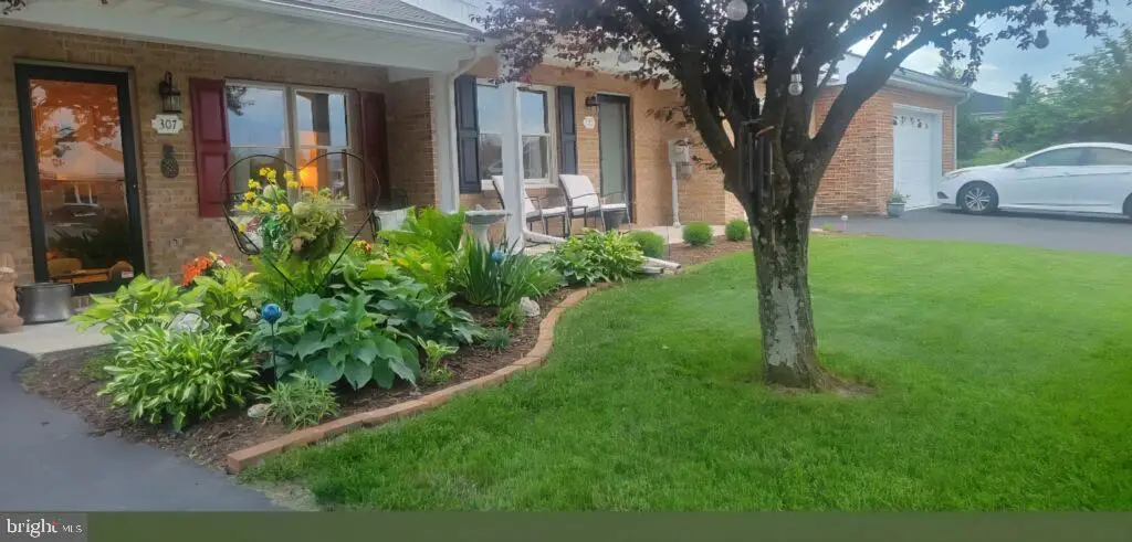 307 Winding Oak Dr, Hagerstown, MD 21740 - #1