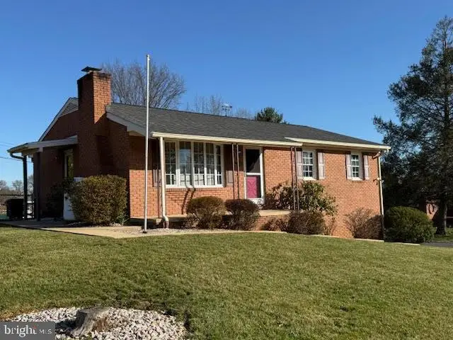 18360 Woodside Dr, Hagerstown, MD 21740 - #3