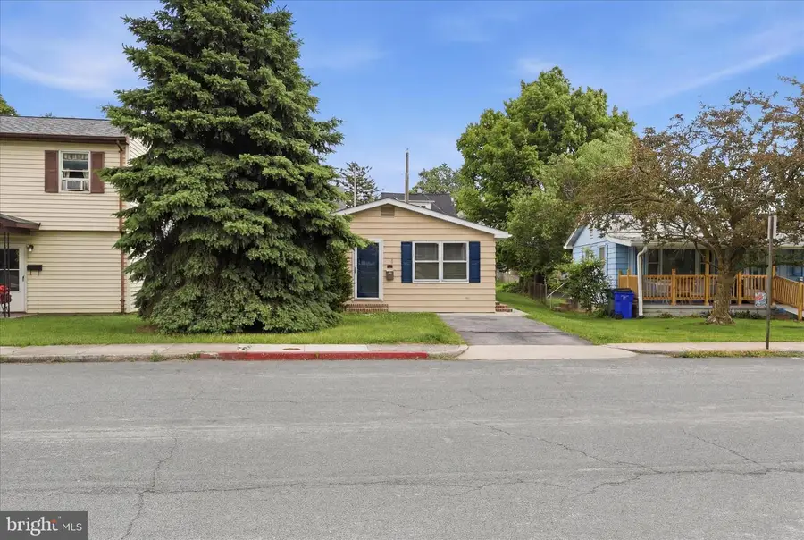 860 Pine St, Hagerstown, MD 21740 - #2
