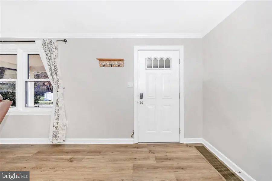 11863 Wolfsville Rd, Smithsburg, MD 21783 - #2