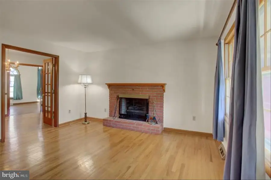 1005 Valleybrook Dr, Hagerstown, MD 21742 - #3