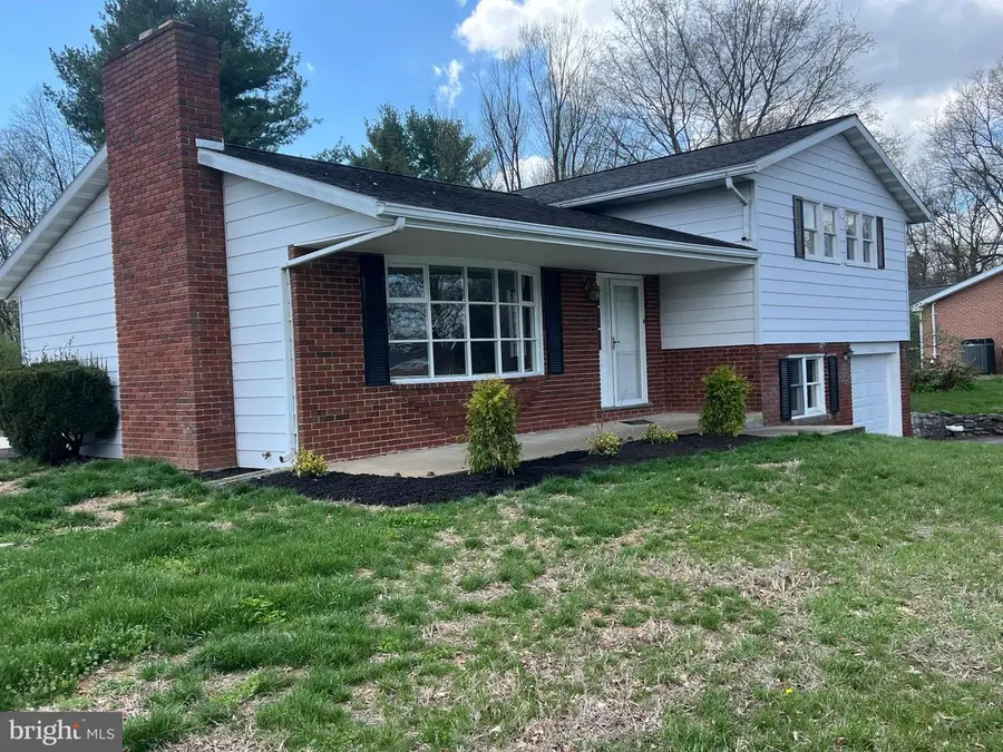 19119 Woodhaven Dr, Hagerstown, MD 21742 - #3