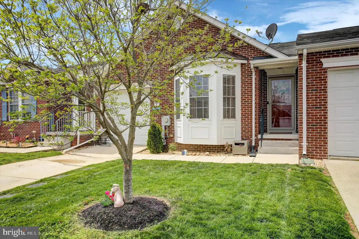 7 Eckstine Ct, Smithsburg, MD 21783 - #1