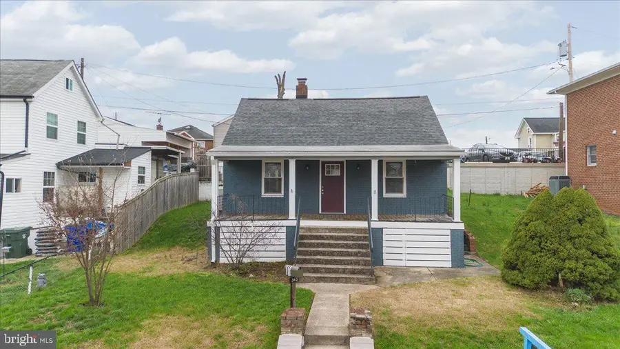 345 Vale St, Hagerstown, MD 21740 - #2